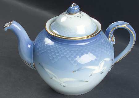 Seagull Teapot & Lid by Bing & Grondahl