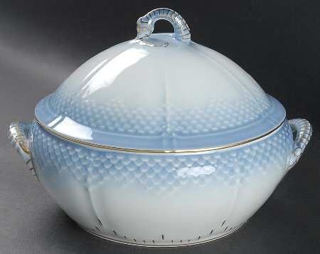 Sea Shell Round Covered Vegetable
