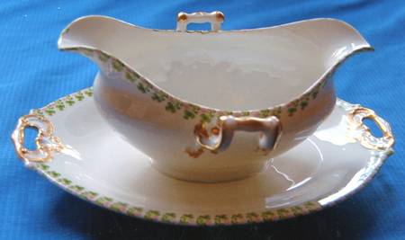BLH1 Gravy Boat with Attached Underplate