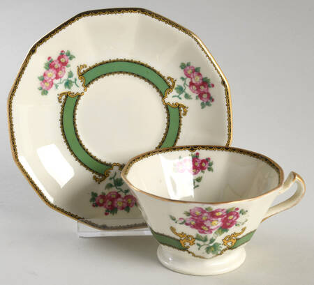 Alberto Footed Cup & Saucer Set