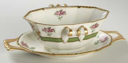 Alberto Gravy Boat with Attached Underplate
