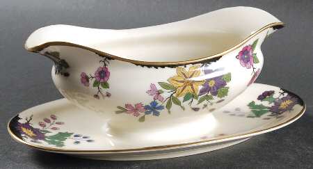 Autumnleaves Gravy Boat with Attached Underplate