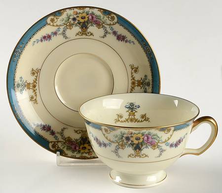 Avon Oversized Cup & Saucer Set