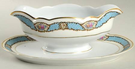 BLK17 Gravy Boat with Attached Underplate