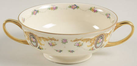 BLK18 Footed Cream Soup Bowl