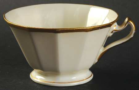 BLK2 Footed Cup