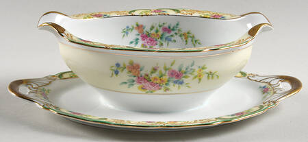 Carmina Gravy Boat with Attached Underplate