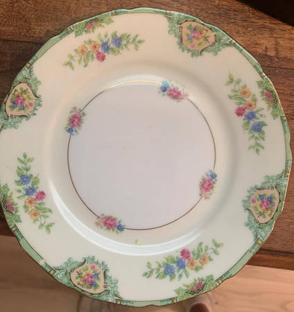 Georgina Green Dinner Plate