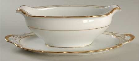 Gilda Gravy Boat with Attached Underplate