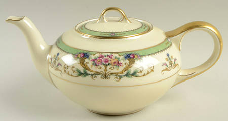 Hathaway Teapot & Lid