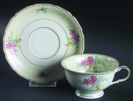 Katona Footed Cup & Saucer Set