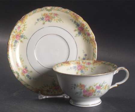 Leonora Footed Cup & Saucer Set