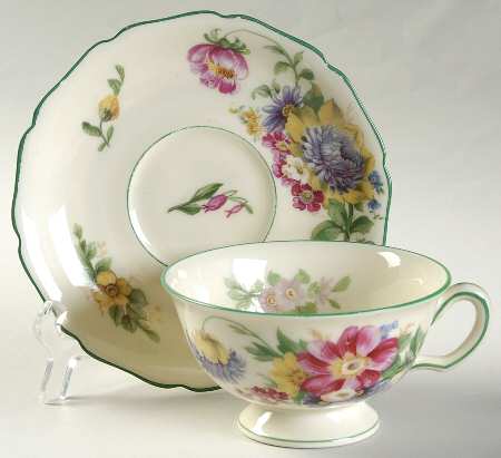 Lorrento Footed Cup & Saucer Set