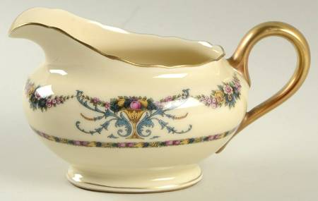 Rechere Creamer by Black Knight