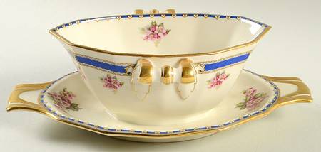 Trentino Gravy Boat with Attached Underplate by Black Knight