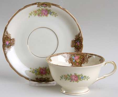 Washington Footed Cup & Saucer Set