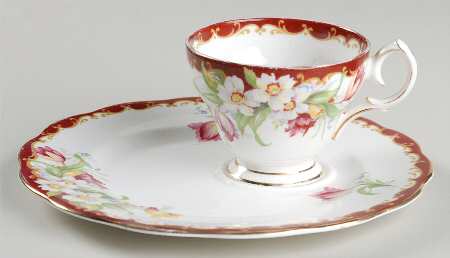 Narcissus (Maroon) Snack Plate & Cup Set