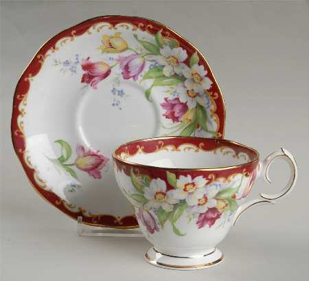 Narcissus (Maroon) Footed Cup & Saucer Set