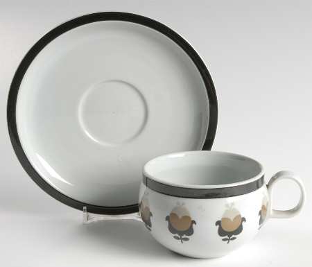 Allspice Flat Cup & Saucer Set