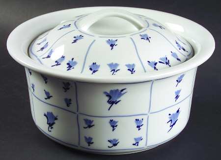 Blue Fields 1.75 Qt Round Covered Casserole