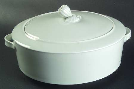 Chateau Blanc Round Covered Vegetable