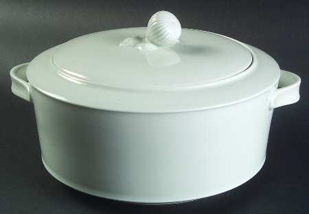 Chateau Blanc Round Covered Vegetable