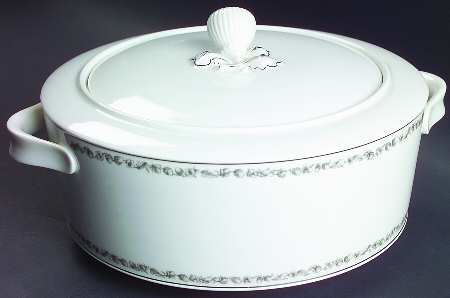 Chateau Noir Round Covered Vegetable