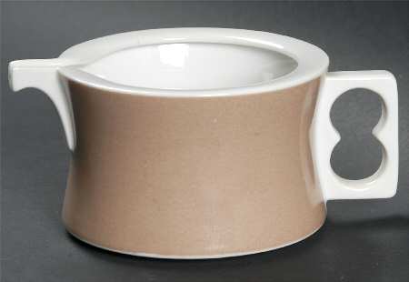 Chromatics Beige Black Creamer