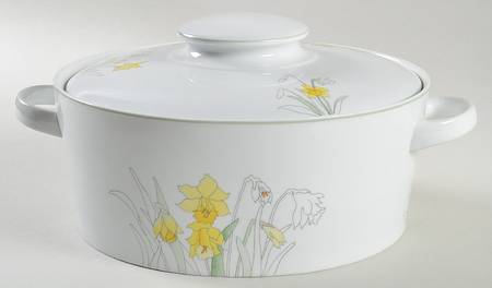 Daffodil 3 Quart Round Covered Casserole