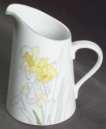 Daffodil Creamer