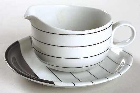 Fado Gravy Boat & Underplate