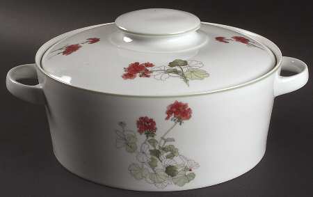 Geranium 3 Quart Round Covered Casserole