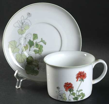 Geranium Oversized Cup & Saucer Set