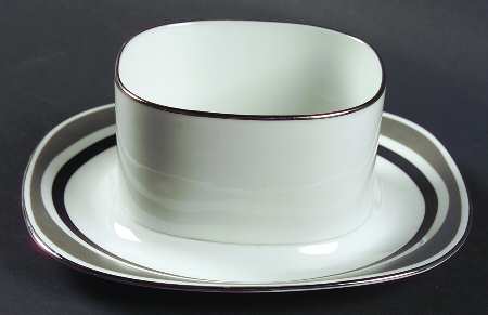 Interaction Gravy Boat with Attached Underplate