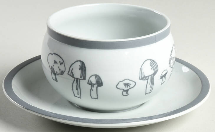 Mushrooms Gravy Boat with Attached Underplate