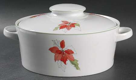 Poinsettia 3 Quart Round Covered Casserole