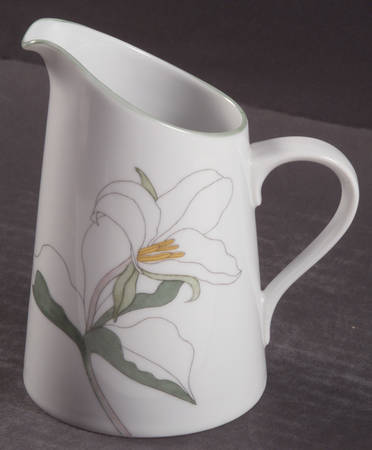 Trillium Creamer