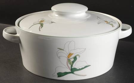 Trillium 3 Quart Round Covered Casserole