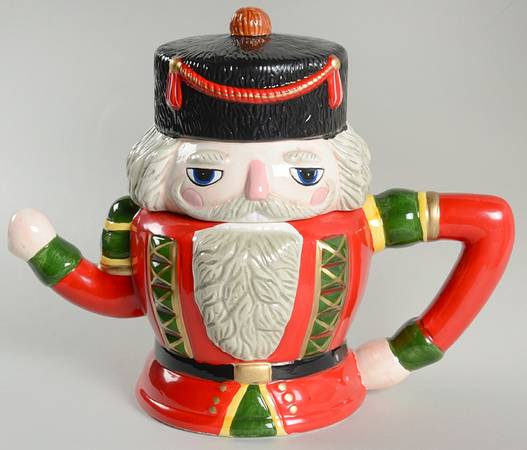 Whimsy Christmas Figural Teapot & Lid