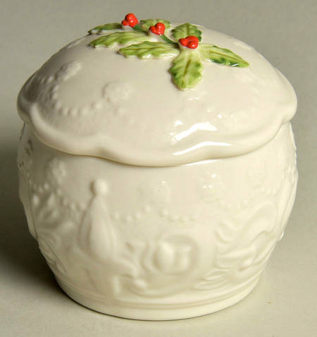 Enchanted Holly Trinket Box & Lid