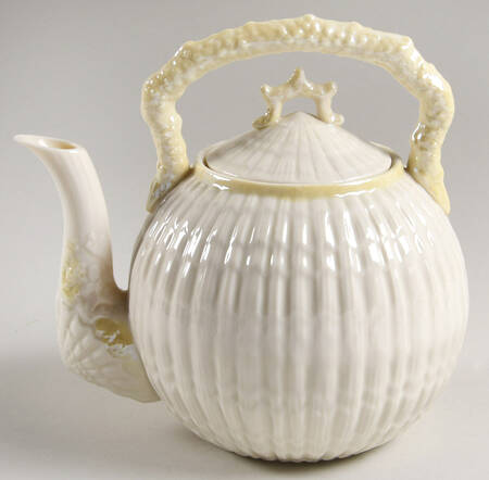 Limpet Yellow Kettle & Lid