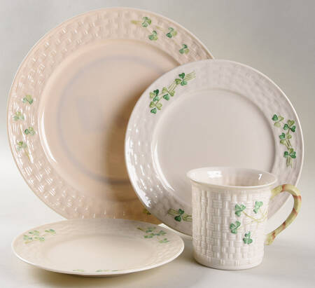 Shamrock 32  Piece Estate Set