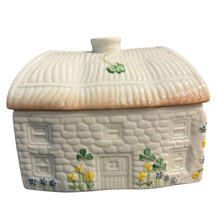 Shamrock Figural Box & Lid