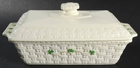Shamrock 2 Quart Rectangular Covered Casserole