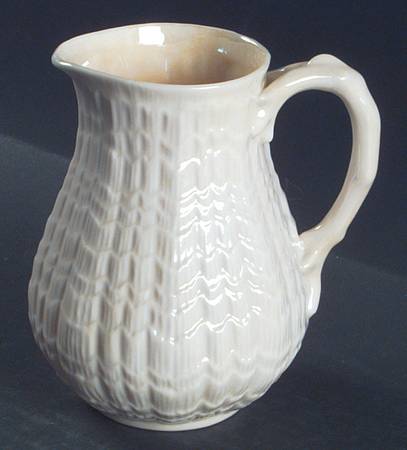 Tridacna White 18 Oz Milk Jug