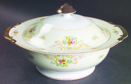 Berkley Round Covered Vegetable