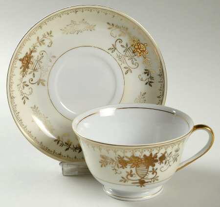 Windsor Footed Cup & Saucer Set