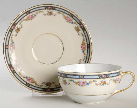 2259 Flat Cup & Saucer Set