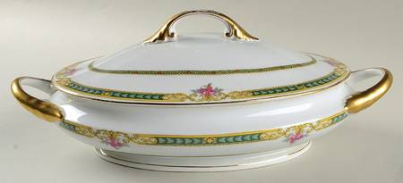 2298 Oval Covered Vegetable