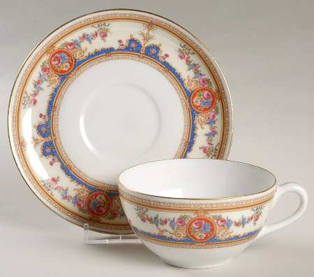 2401 Flat Cup & Saucer Set